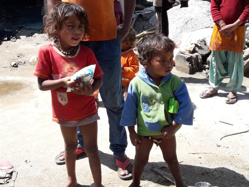 जरूरतमंदों की मदद के लिए आगे आया एस.बी.पी. ग्रुप