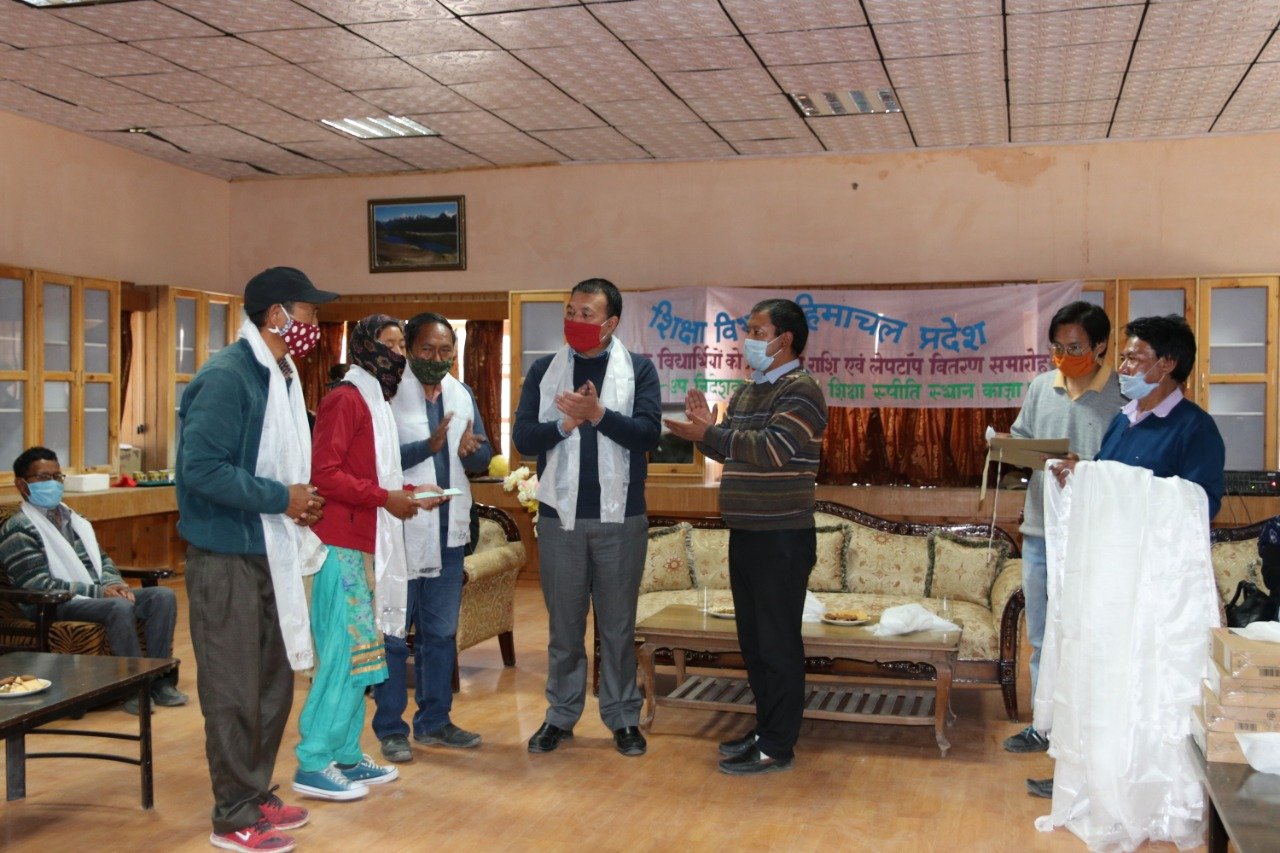 स्पीति के सरकारी स्कूलों के मेधावी बच्चों के लिए सम्मान समारोह