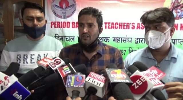 SMC शिक्षकों का सरकार को 3 दिन का अल्टीमेटम, SMC के पक्ष में करे अपना रूख़ साफ़