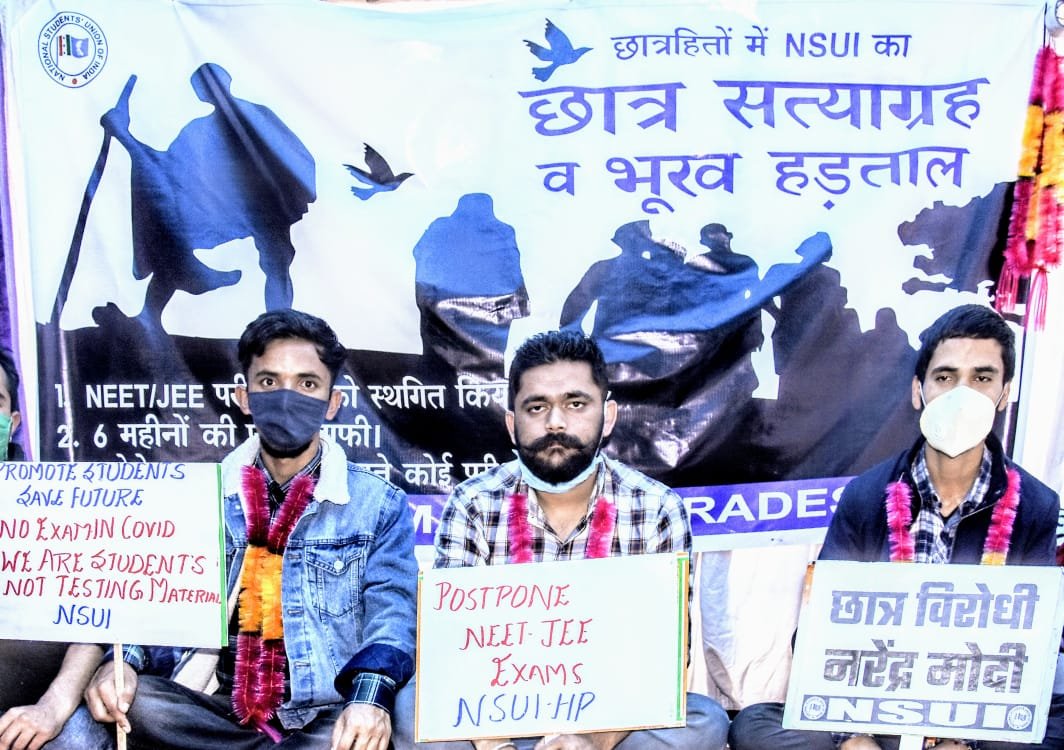शिमला: NSUI का संघर्ष जारी, माँगें ना मानी तो करेंगें आमरण अनशन