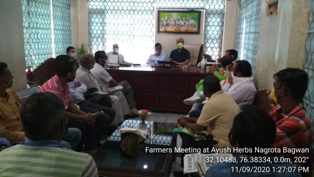 आयुष हर्बल सीधे किसानो से खरीदेगी जड़ी बूटियां, योजनाओं का मिलेगा लाभ