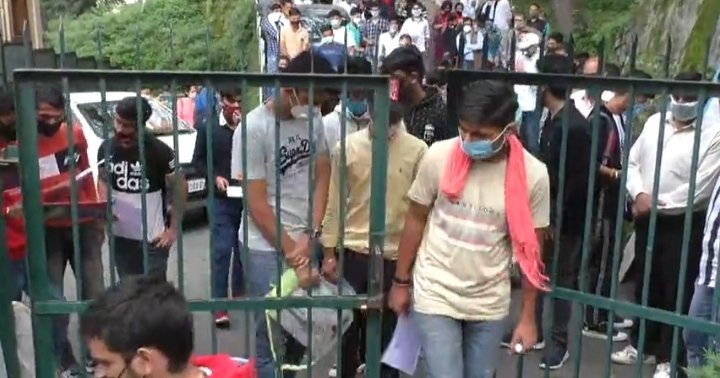 प्रदेश की राजधानी शिमला में 13 केंद्रों पर हजारों ने दी एनडीए परीक्षा