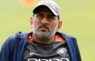 सोशल मीडिया पर कम एक्टिव रहने वाले एमएस धोनी राफेल पर ट्वीट करके ट्रोल होने लगे, ये है वजह