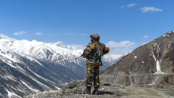 जम्मू-कश्मीर : एलओसी पर पाक की गोलाबारी में महिला घायल