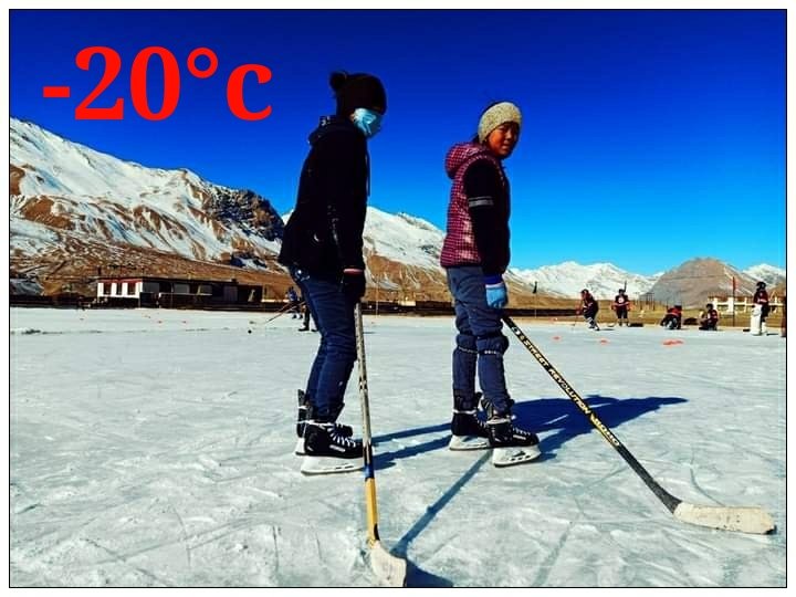 माइनस 20 डिग्री तापमान में आइस हॉकी का प्रशिक्षण ले रहे खिलाड़ी, जोश को हर कोई कर रहा सलाम....