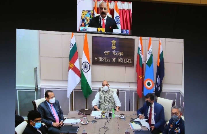 सशस्त्र सेना झंडा दिवस पर रक्षा मंत्री ने वीर सेनानियों को किया याद