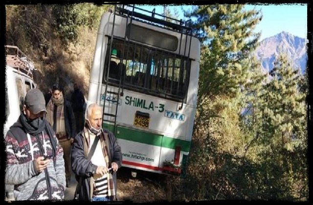शिमला: चालक की सूझबूझ से टला बड़ा हादसा, सभी यात्री सुरक्षित