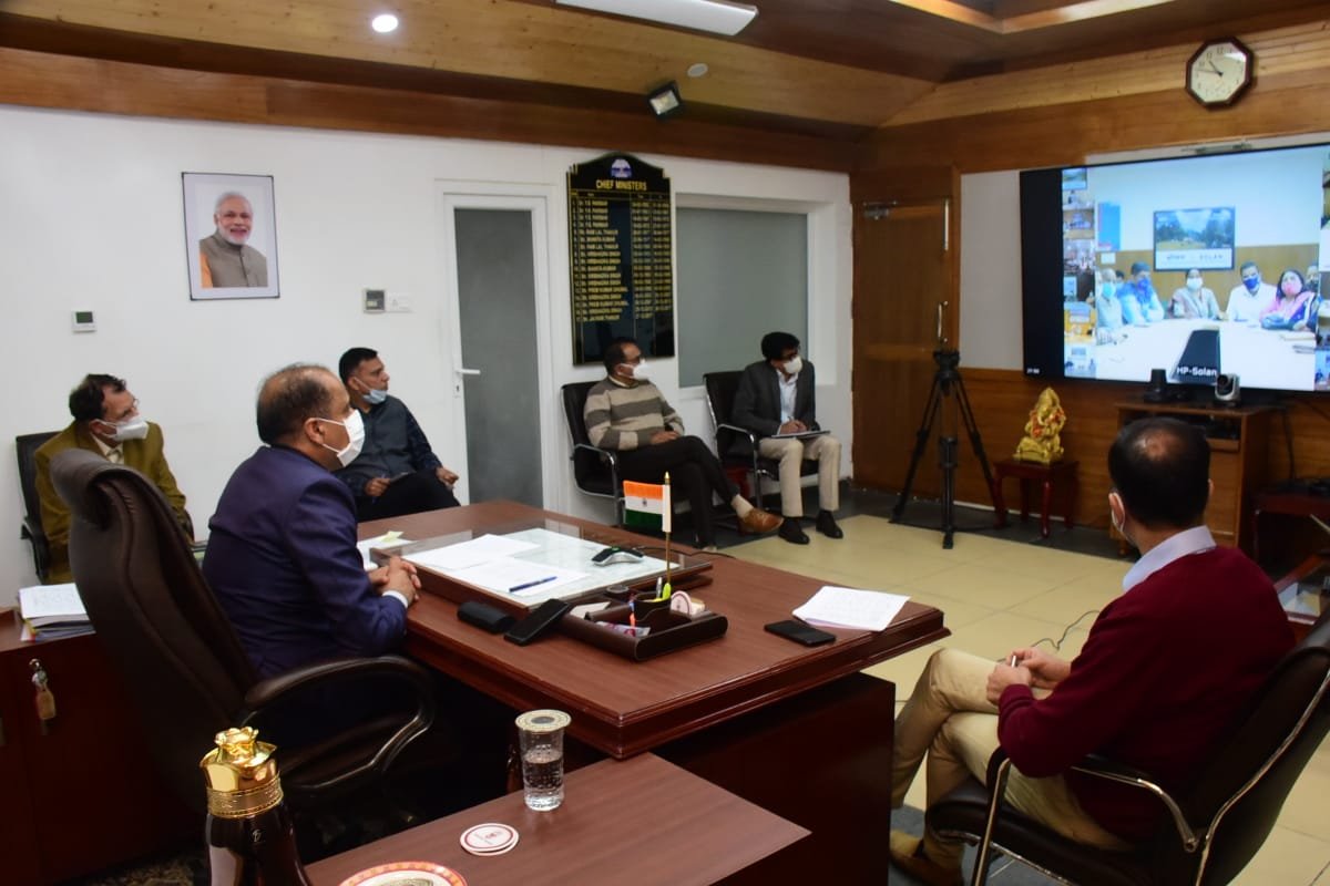 सफाई कर्मियों को तीन माह के लिए 2,000 रुपए प्रति माह प्रोत्साहन राशि के तौर पर देगी हिमाचल प्रदेश सरकार।