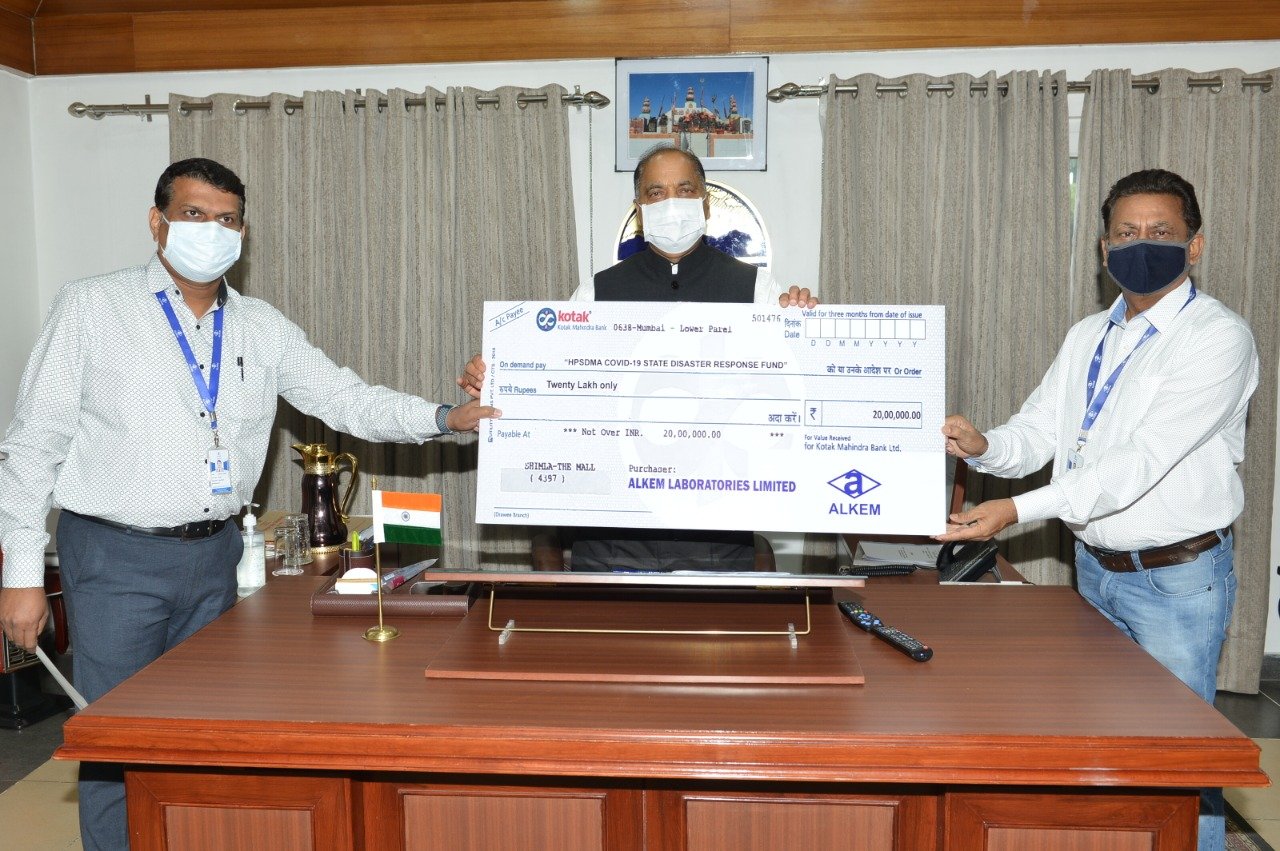 शनिवार को हिमाचल के मुख्यमंत्री जयराम ठाकुर ने, होम आइसोलेशन में रह रहे कोविड-19 रोगियों के लिए होम आइसोलेशन किट और हिमाचल कोविड केयर एप्लीकेशन तथा ई-संजीवनी ओपीडी का शुभारम्भ किया।