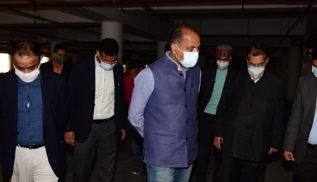 बढ़ते कोरोना के बीच बैड्स बढ़ाने की तैयारी में प्रदेश सरकार, इसको लेकर शिमला में मुख्मंत्री ने किया जगहों का निरीक्षण।