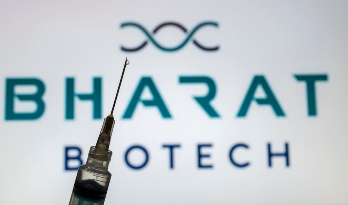 DCGI ने भारत बायोटेक की कोवैक्सीन को 2-18 साल के बच्चों के लिए दूसरे-तीसरे ट्रायल को दी मंजूरी।