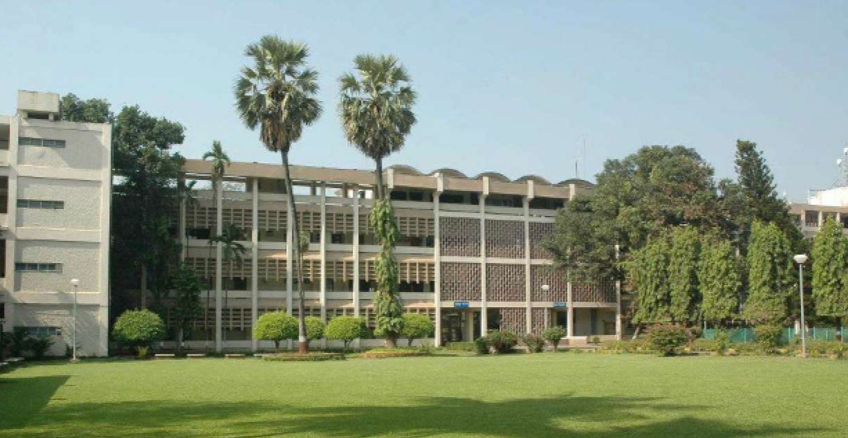 विश्व के टॉप-200 में भारत के केवल 3 संस्थान, उनकी भी रैंकिंग में भी गिरावट, तो फैकेल्टी-स्टूडेंट रेशो में 250 में भी नहीं कोई शामिल।