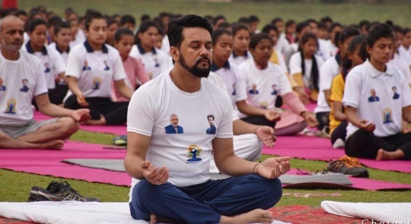कोरोना महामारी के इस समय में योग बना वरदान: अनुराग सिंह ठाकुर