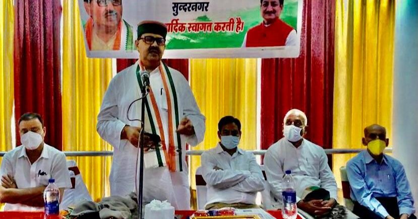 सुंदर नगर विधानसभा सीट के कांग्रेस नेताओं और कार्यकर्ताओं से मिले प्रदेश कांग्रेस सह-प्रभारी संजय दत्त