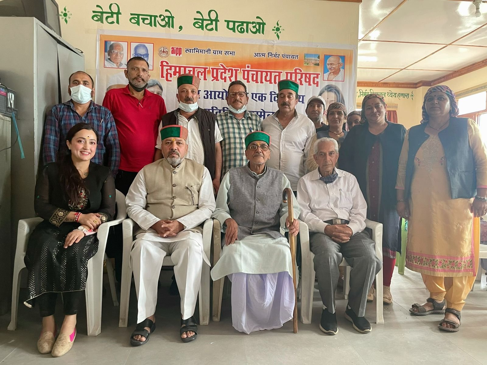 मान्दल पंचायत में पंचायत प्रतिनिधियों का एक राज्य सम्मेलन हुआ सम्पन्न, पंचायतों को मजबूत करने की उठी आवाज़