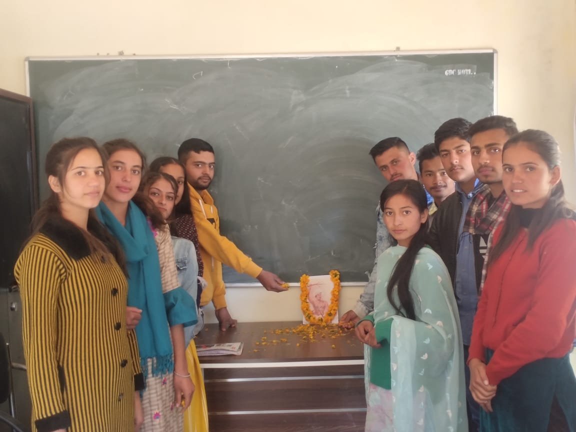 बिरसा मुंडा की जयंती पर एबीवीपी शिमला ने दी श्रद्धांजलि।