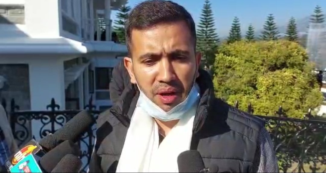 पुलिस पे बैंड में समय के साथ सुधार करने की जरूरत: विक्रमादित्य सिंह