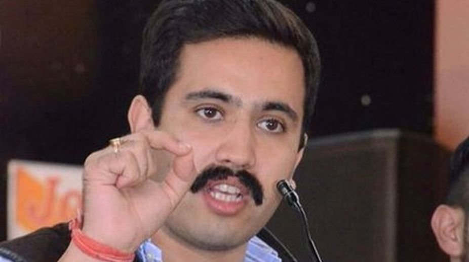 वीरभद्र सिंह पर टिप्पणी से गरमाया सदन, विक्रमादित्य- बोले अपनी खलड़ी में रहें मंत्री...