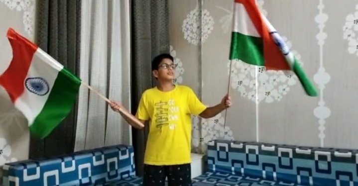 सेंशेशनल ग्रुप मोहाली से अर्णव गोयल भी जुड़े  हर घर तिरंगा अभियान से, बच्चे द्वारा दिया गया हर घर तिरंगा फहराने का  सुंदर संदेश।