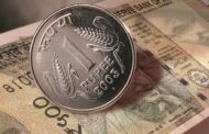 Rupee@82.33 : डॉलर ने फिर दिया झटका, रसातल में भारतीय रुपया