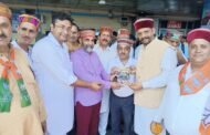 चंडीगढ़ में बसे हिमाचलियों ने आज रेलवे स्टेशन में किया  वंदे भारत एक्सप्रेस  का स्वागत।