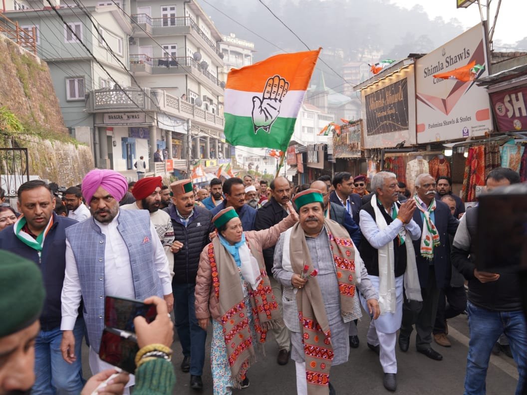 Himachal Election 2022: विधानसभा चुनाव प्रचार के आखरी दिन मॉल रोड पर हिमाचल कांग्रेस ने की जनसम्पर्क रैली