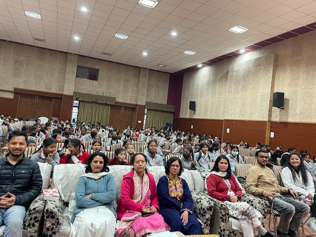 छोटा शिमला राजकीय स्कूल से मैडिविजन स्वयंसेवकों ने मेंस्ट्रुअल हाइजिन को लेकर जागरूकता अभियान की की शुरुआत