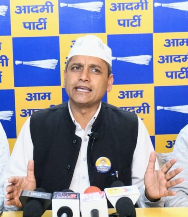 सोलन में होगा अरविंद केजरीवाल का भव्य रोड शो, आप कार्यकर्ताओं में भारी जोश : सुरजीत ठाकुर