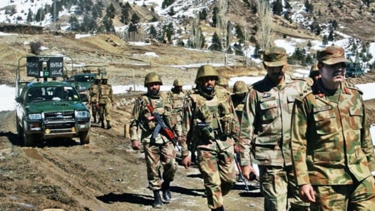 पाकिस्तान के बलूचिस्तान में सुरक्षाबलों ने 10 आतंकियों को मार गिराया, आतंकी ठिकाने को खाली कराने के दौरान मुठभेड़