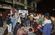 UG के रिजल्ट में गड़बड़ी के विरोध में कंपकंपाती ठंड में भी छात्रों का प्रदर्शन जारी