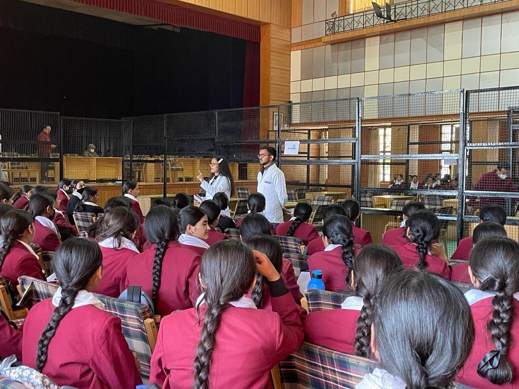 मेंस्ट्रूअल हाइजीन पर दूसरे चरण में पोर्ट मोर में मैडिविजन का जागरूकता अभियान