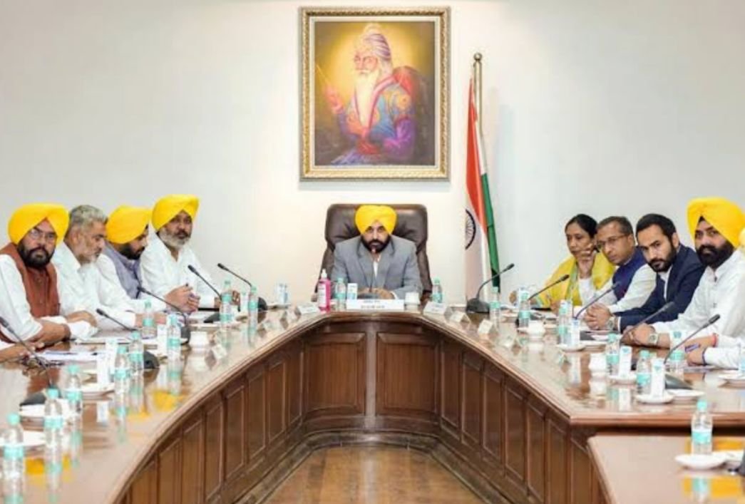 पंजाब: कैबिनेट मीटिंग में बड़ा फैसला, सूबे में हर साल 1800 कॉन्स्टबलों और 300 सब इंस्पेक्टरों की होगी भर्ती