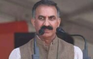 मुख्यमंत्री ने अपना पहला वेतन मुख्यमंत्री सुखाश्रय सहायता कोष में प्रदान किया