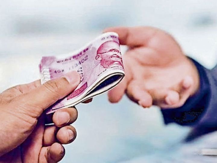 नालागढ़ में रिश्वत लेते रंगे हाथों पकडा गया पटवारी