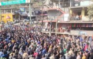 सीमेंट प्लांट विवाद के चलते  ट्रक ऑपरेटरों ने किया पैदल मार्च