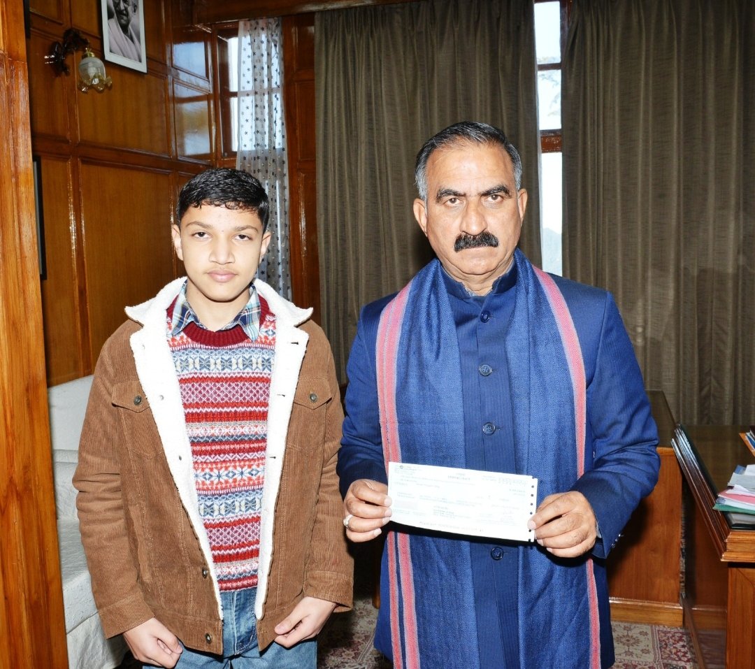 9वीं कक्षा के शशांक ने  मुख्यमंत्री सुख-आश्रय सहायता कोष में किया अंशदान