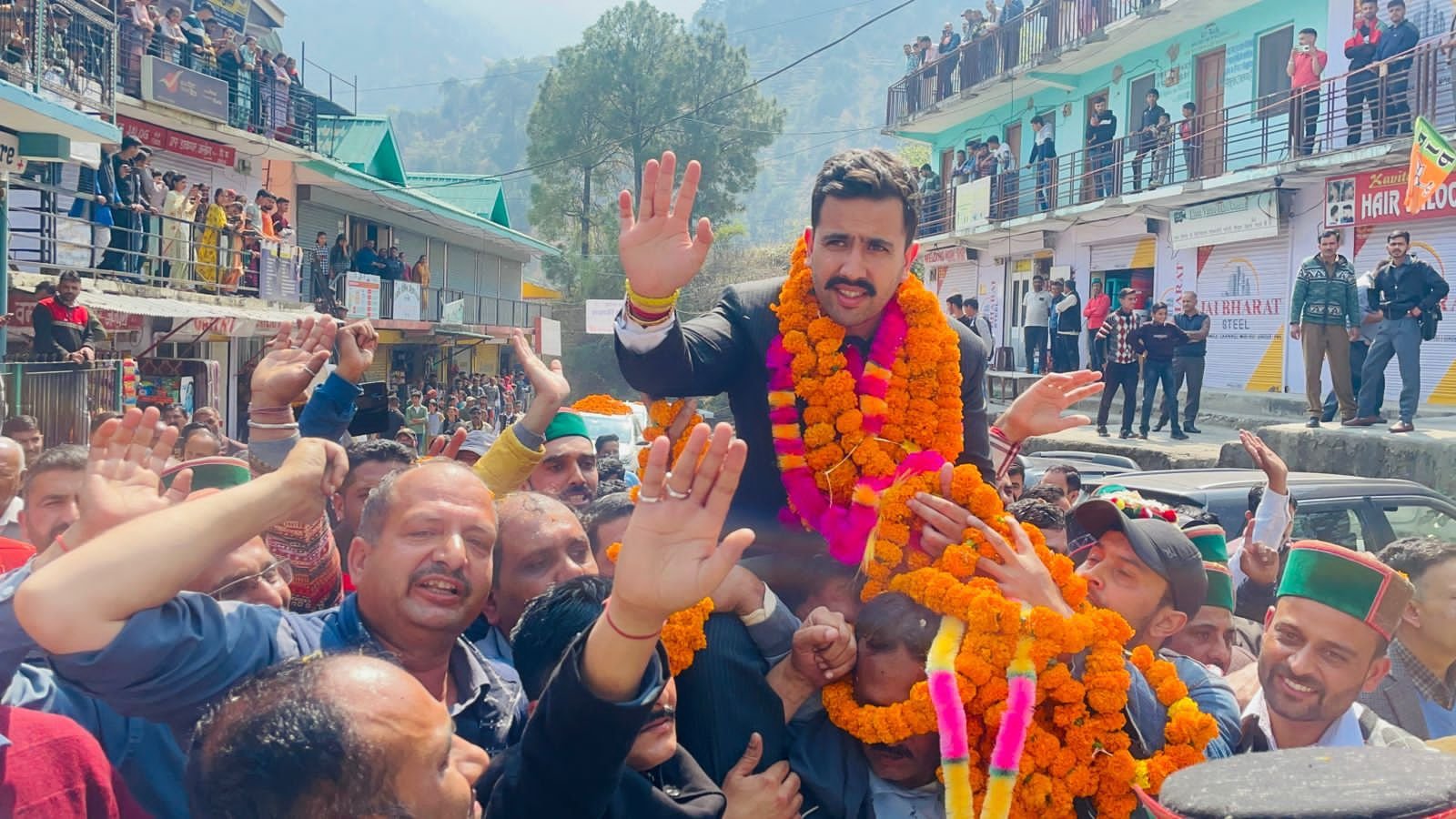 मंत्री विक्रमादित्य सिंह ने शिमला के सिराज क्षेत्र के ओगली पंचायत के जलोग में ₹20करोड से अधिक की लागत के विकास कार्यों का लोकार्पण तथा शिलान्यास किया