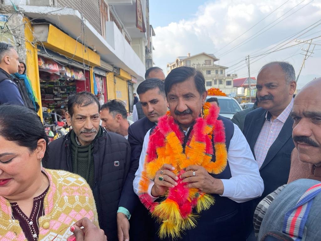 उप मुख्यमंत्री का ठियोग एवं नारकंडा आगमन पर गर्मजोशी से स्वागत