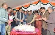 मुख्यमंत्री ने बालिका आश्रम में मनाया अपना जन्मदिवस