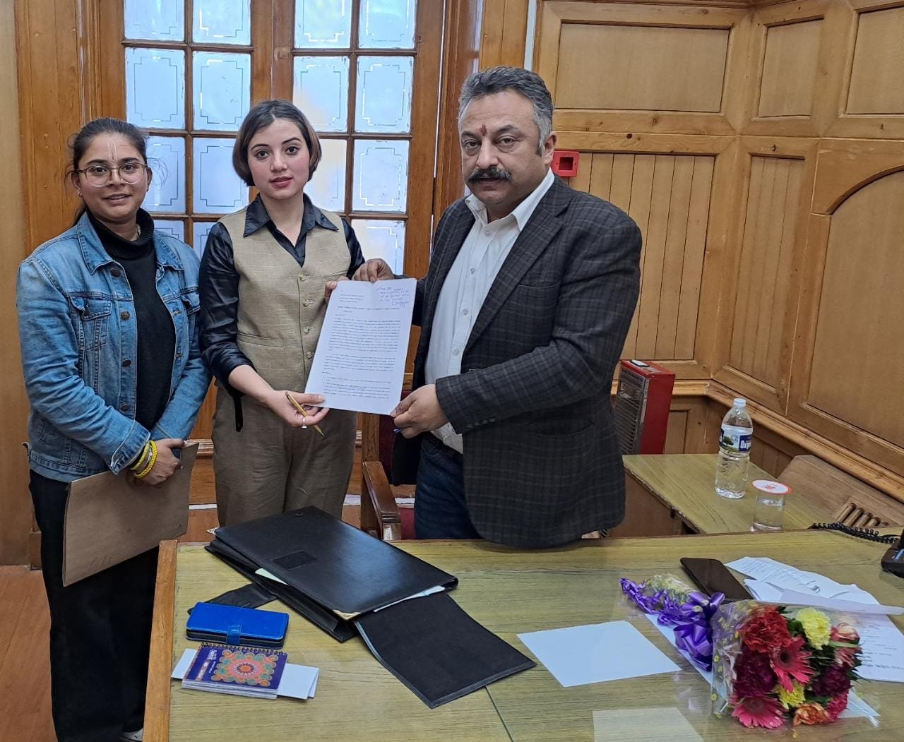 हिमाचल प्रदेश सरकार सामाजिक कार्य विषय को महाविद्यालयों और स्कूलों में करें लागू - रीतु  ठाकुर