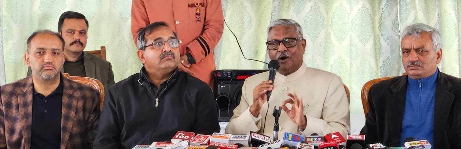 ट्रायल जज ने राहुल गांधी को कोर्ट में तीन बार माफी मांगने का मौका दिया : जैन