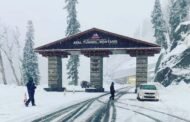 ऑरेंज अलर्ट के बीच रोहतांग में बर्फबारी, मैदानी क्षत्रों में बारिश, गर्मी से मिली राहत
