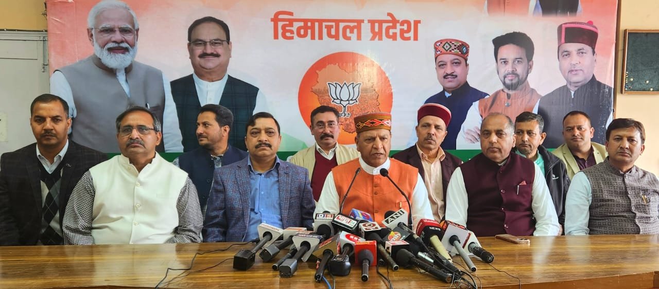 डॉ बिंदल ने संभाला पदभार, जयराम ठाकुर सुरेश कश्यप पवन राणा ने लड्डू खिलाकर दी बधाई