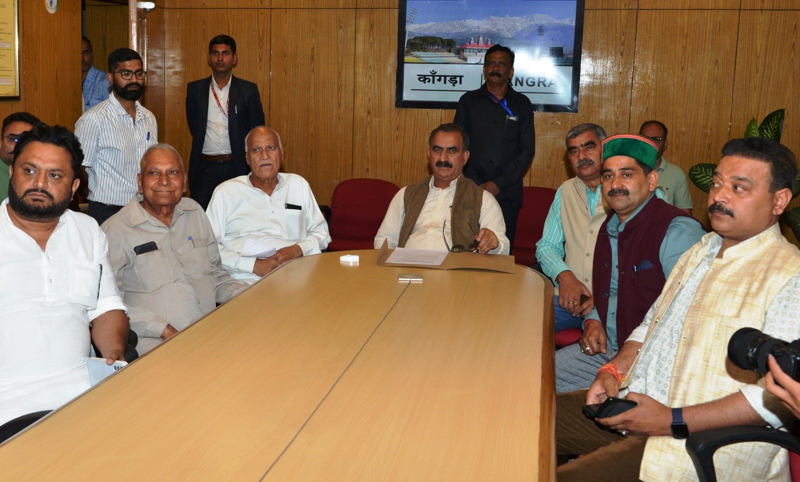 जायका परियोजना के माध्यम से विकसित होंगे गुणवतापूर्ण प्रजातियों के 60 लाख पौधेः मुख्यमंत्री