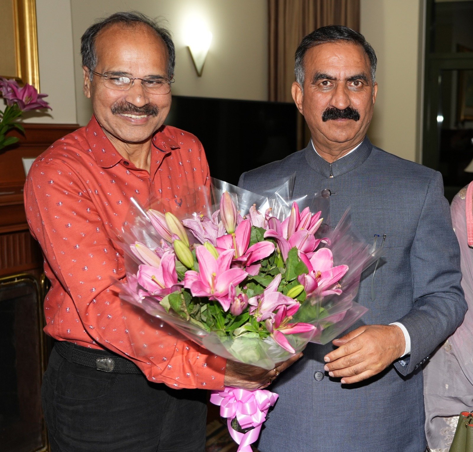 मुख्यमंत्री ने संसद की लोक लेखा समिति से की भेंट