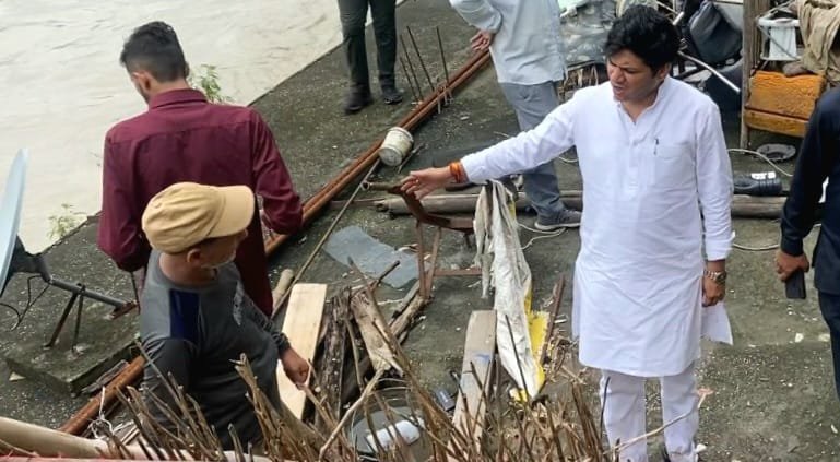 प्रभावित परिवारों की मदद के लिए हम प्रयासरत :कपूर