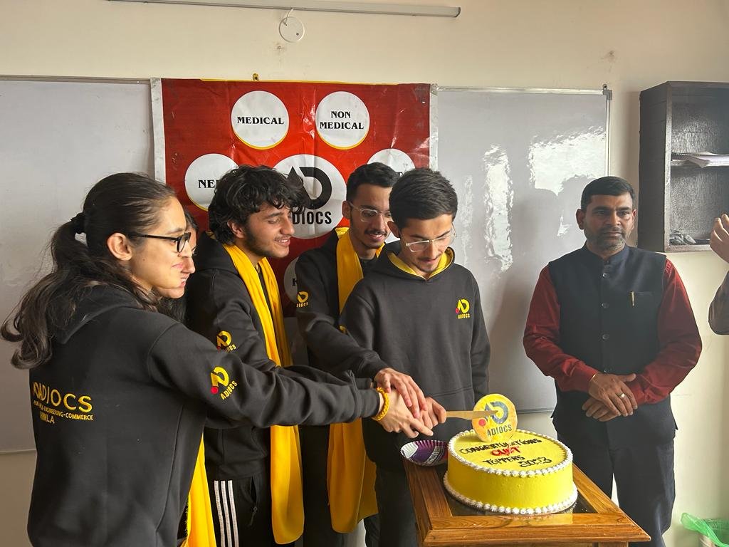 CUET के परीणाम में फिर दिखी एडियॉक्स की चमक ,100 परसेंटाइल लेकर श्रेयस और वैभव रहे अव्वल