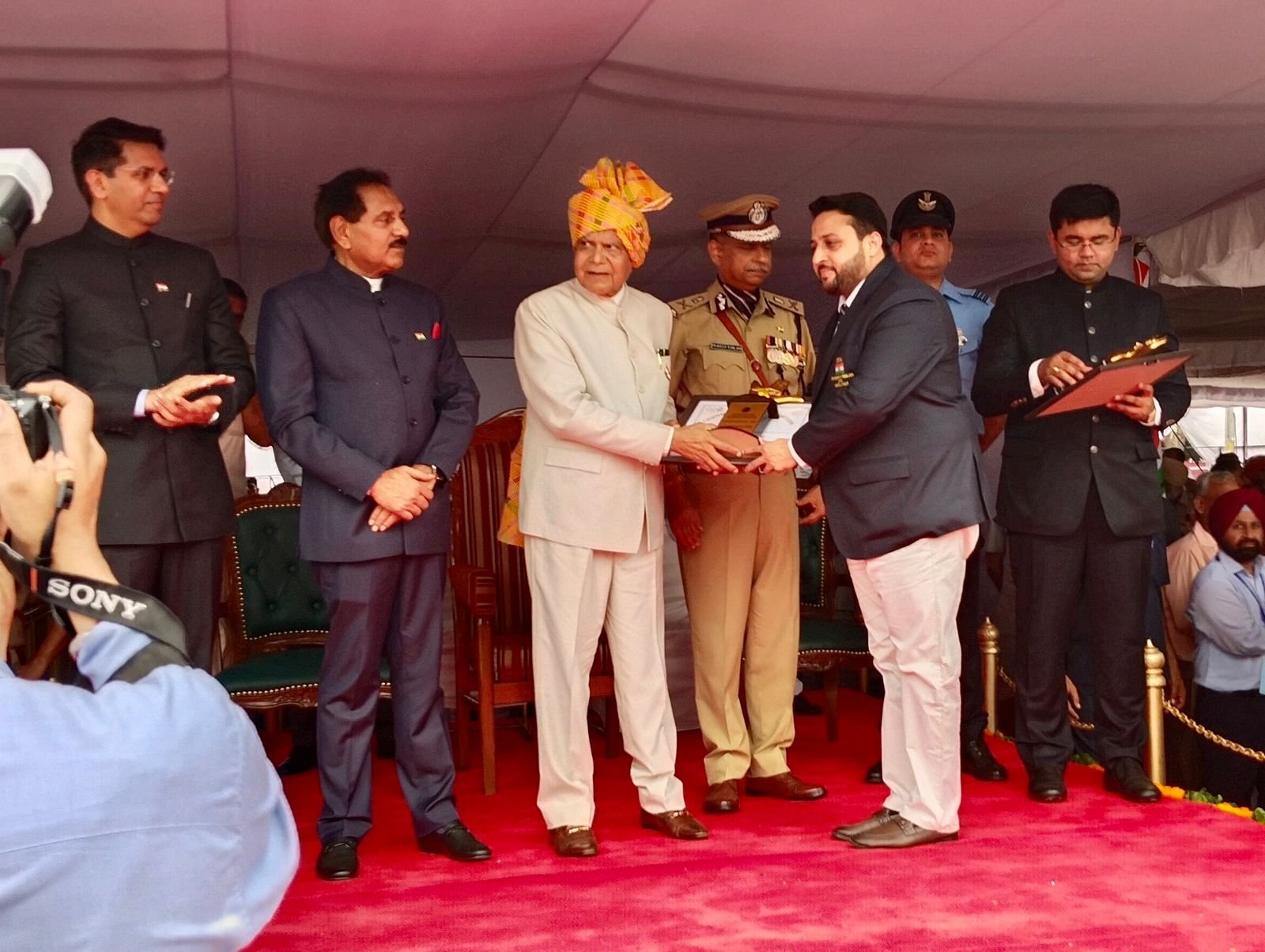 शिमला के विवेक ठाकुर को स्वतंत्रता दिवस पर गवर्नर चंडीगढ़ द्वारा किया सम्मानित 