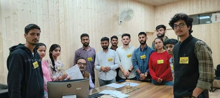 बार काउंसिल के नियम हो रहे दरकिनार,HPU के विधि विभाग में चल रही अन्य विषयों की कक्षाएं :ABVP