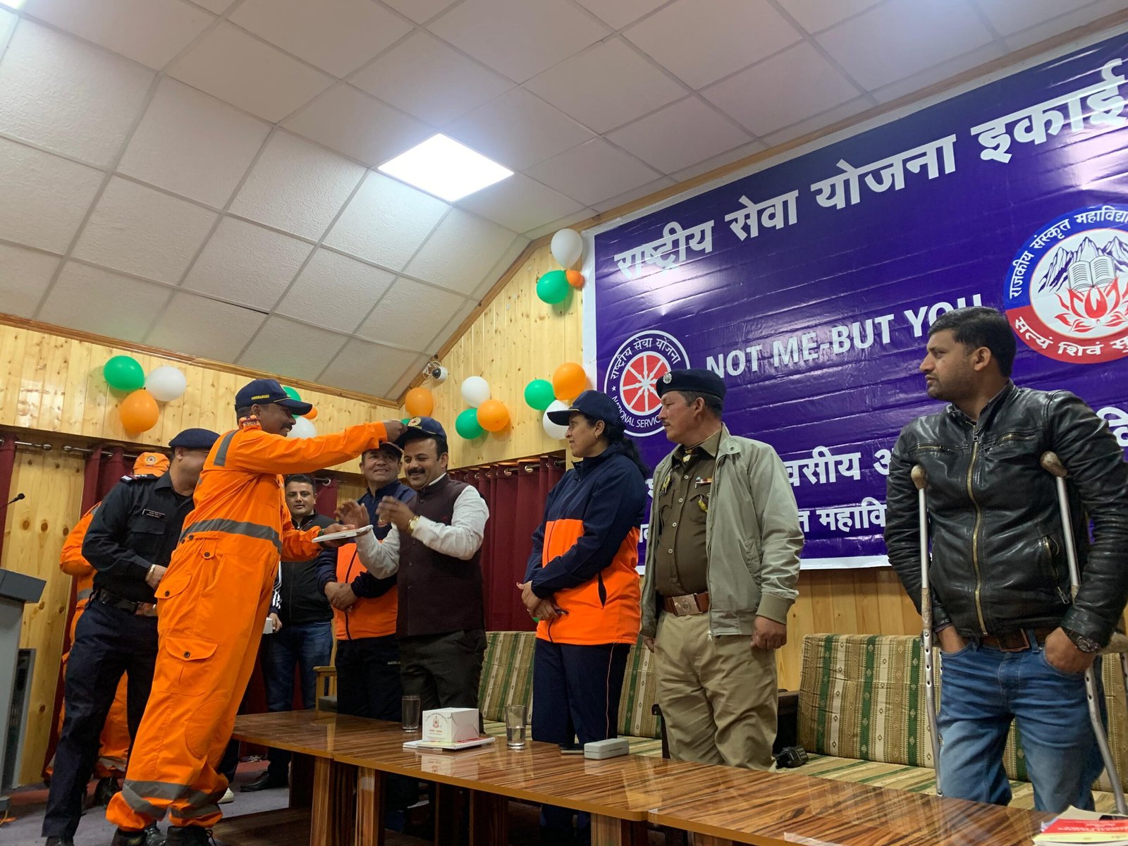 NDRF सैनिकों ने संस्कृत महाविद्यालय के छात्रों को दिया प्रशिक्षण